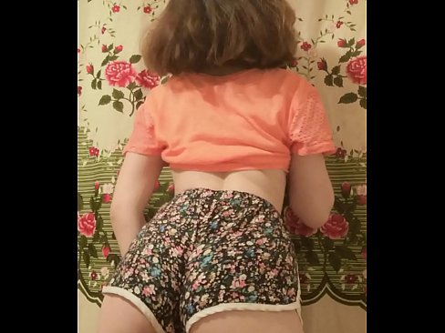 ❤️ Giovane pupa sexy fa uno striptease riprendendo i suoi pantaloncini alla telecamera ️ Super pornoal it.epicpornvideos-com.ru